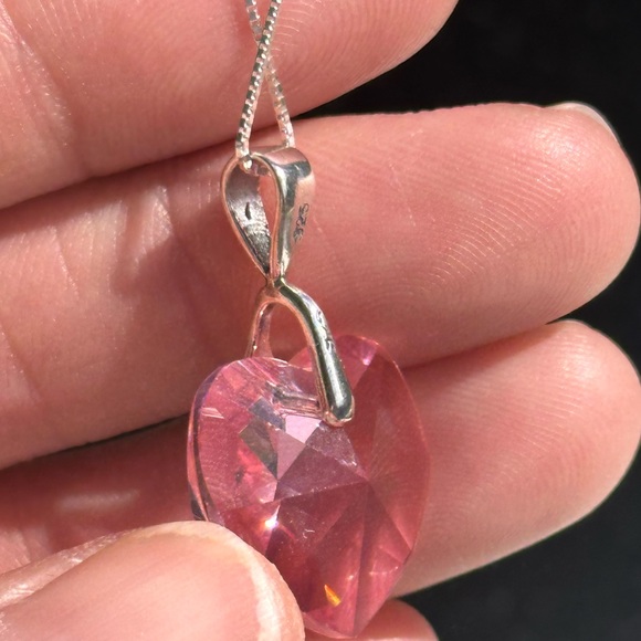 816. Swarovski Crystal Pink Heart pendant 18” .925 Sterling Silver Box chain - Picture 3 of 4
